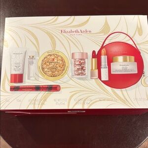 Elizabeth Arden Party Ready Red and Gold Gift Set, BNIB